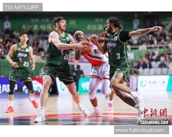 CBA山东队与南京队激战比分揭晓精彩瞬间回顾